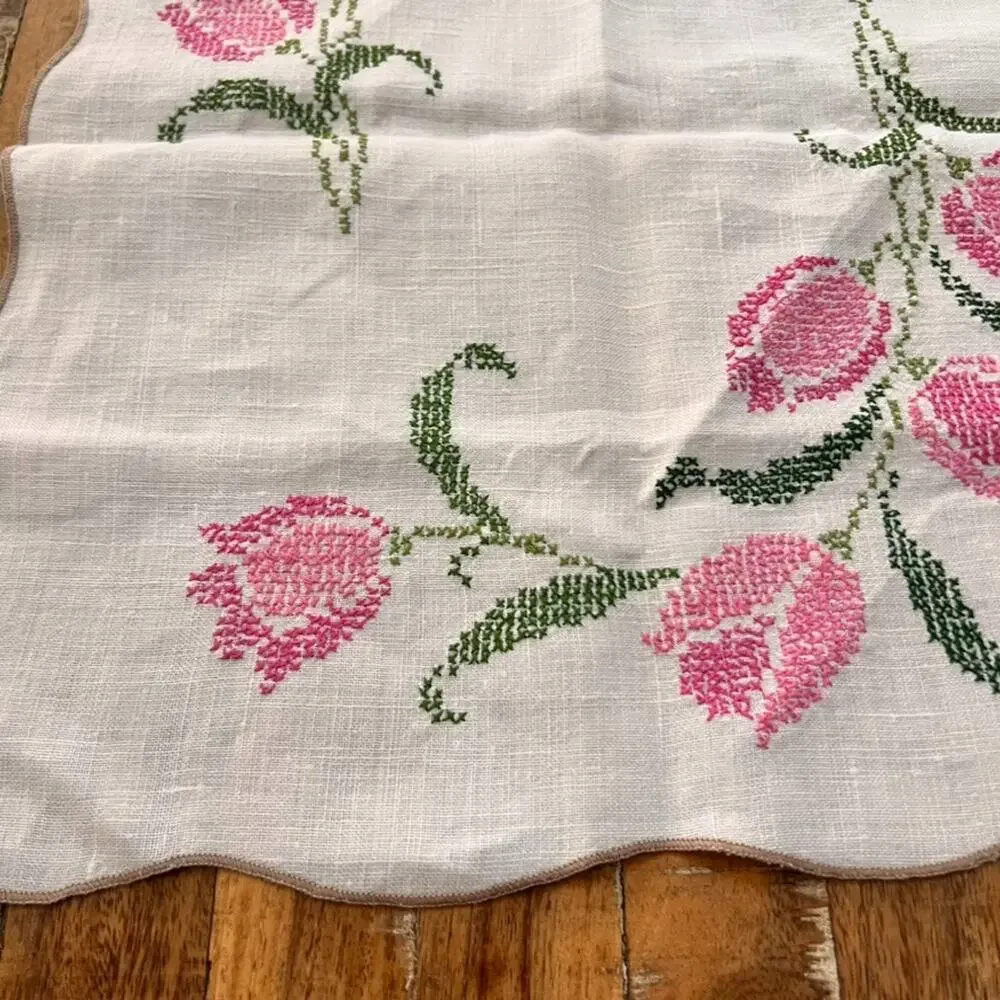 Vintage Linen Table Runner 15 x 37.5